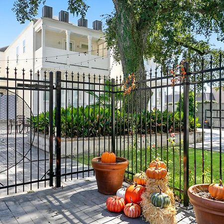 Modern 2BR on Carondelet by Hosteeva Appartement New Orleans Buitenkant foto