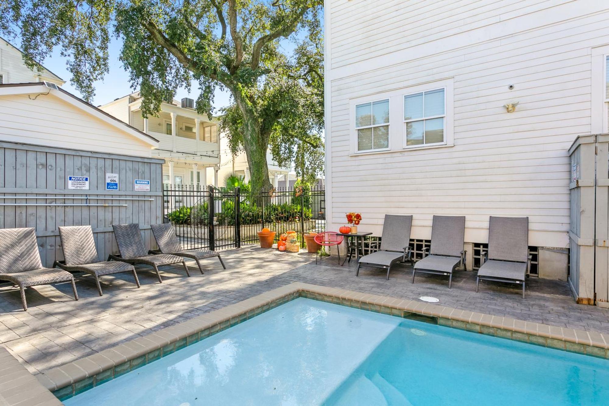 Modern 2BR on Carondelet by Hosteeva Appartement New Orleans Buitenkant foto