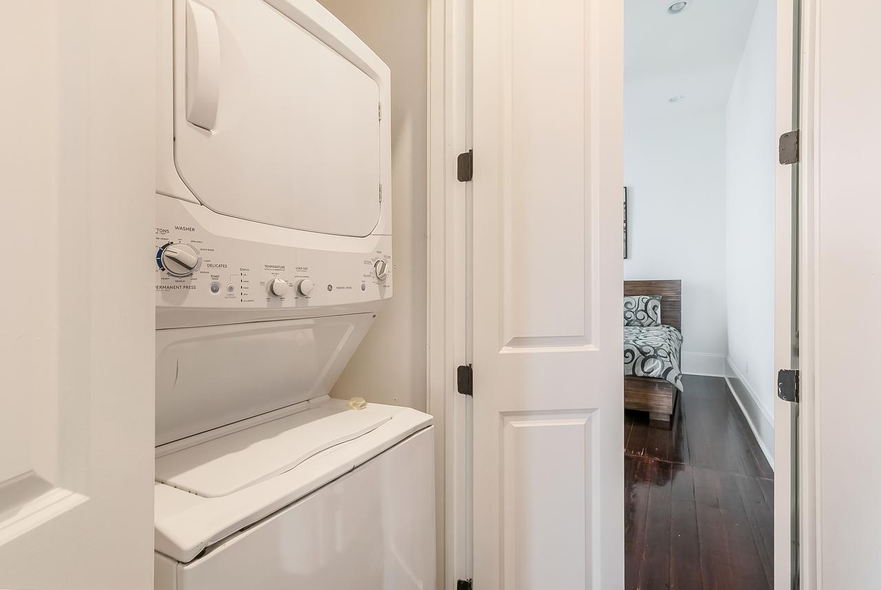Modern 2BR on Carondelet by Hosteeva Appartement New Orleans Buitenkant foto
