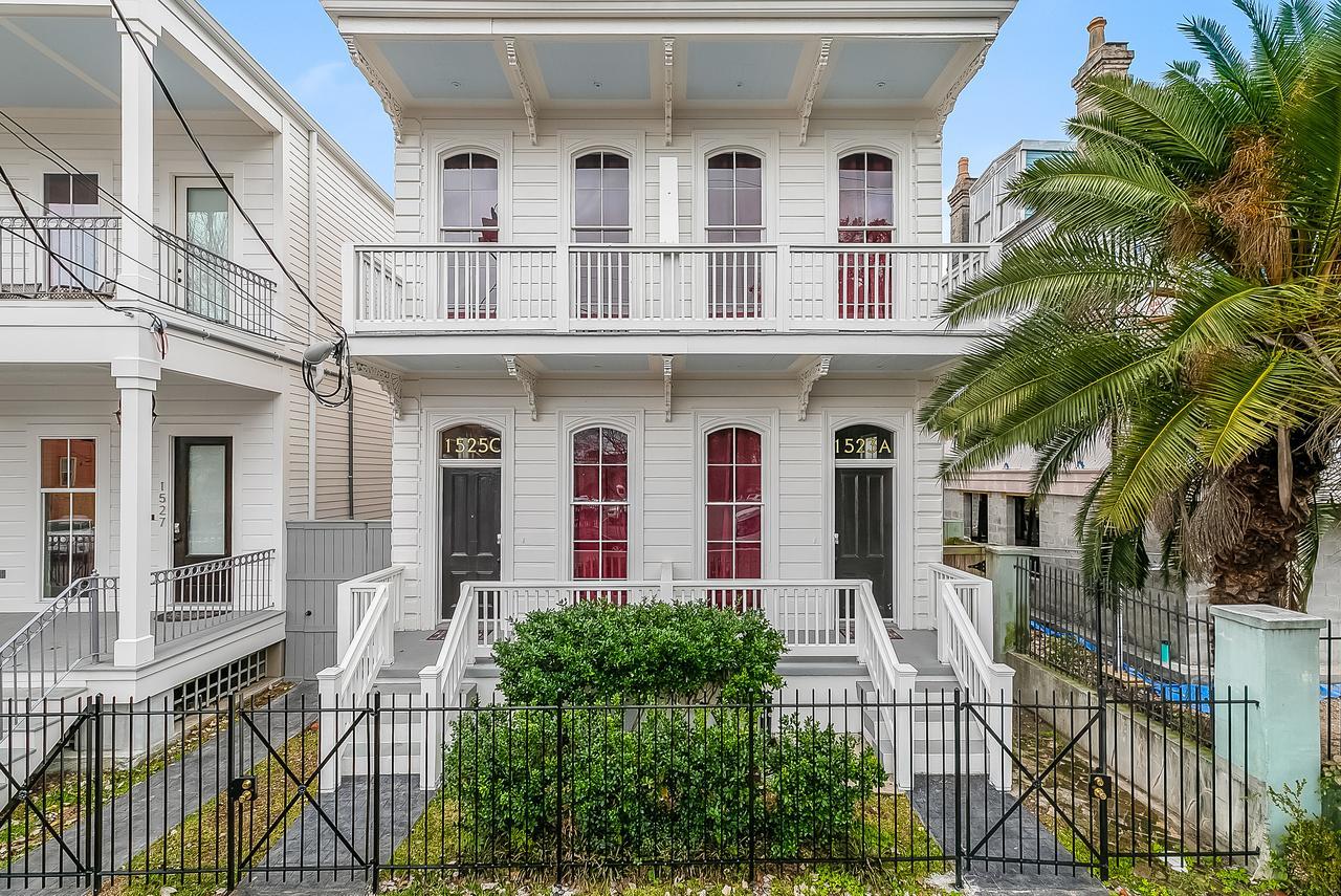 Modern 2BR on Carondelet by Hosteeva Appartement New Orleans Buitenkant foto
