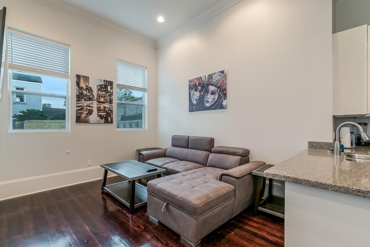 Modern 2BR on Carondelet by Hosteeva Appartement New Orleans Buitenkant foto