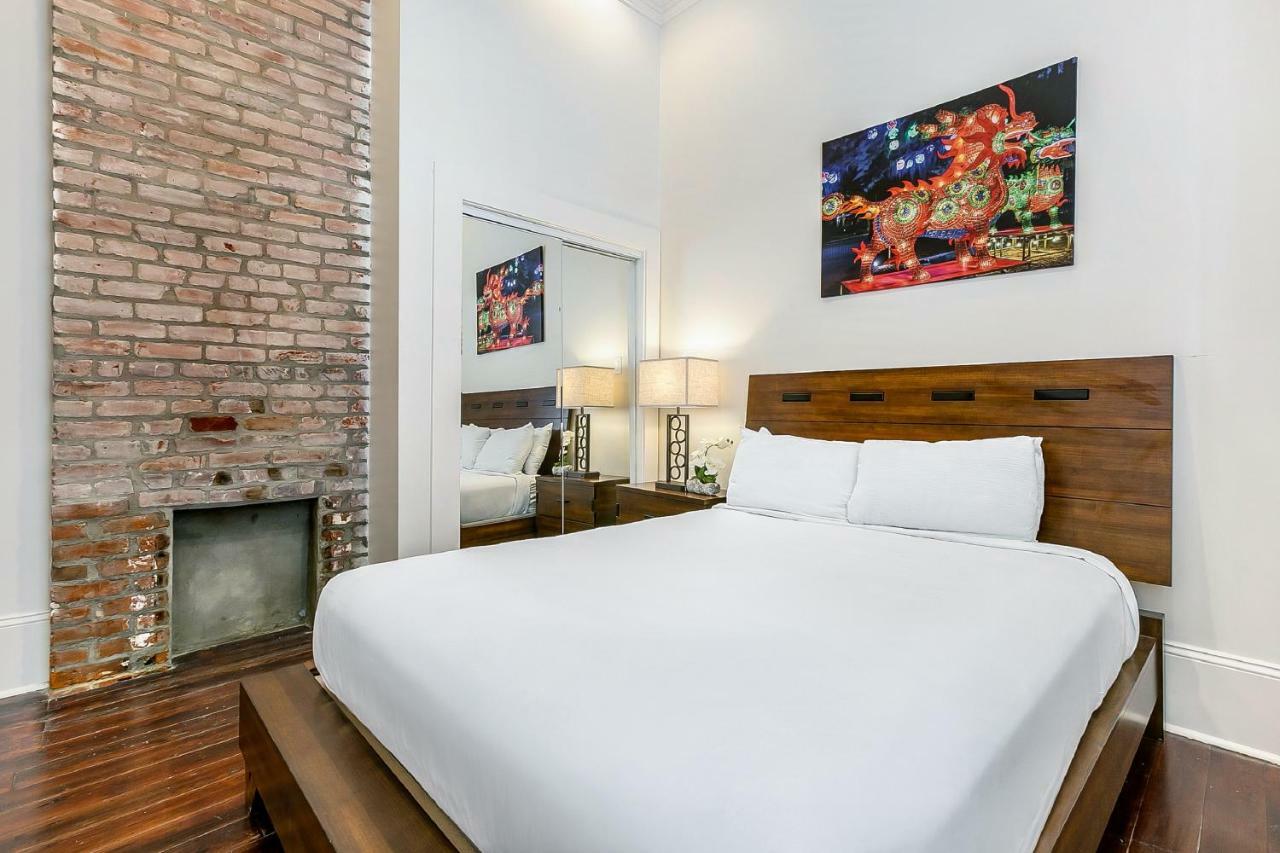 Modern 2BR on Carondelet by Hosteeva Appartement New Orleans Buitenkant foto