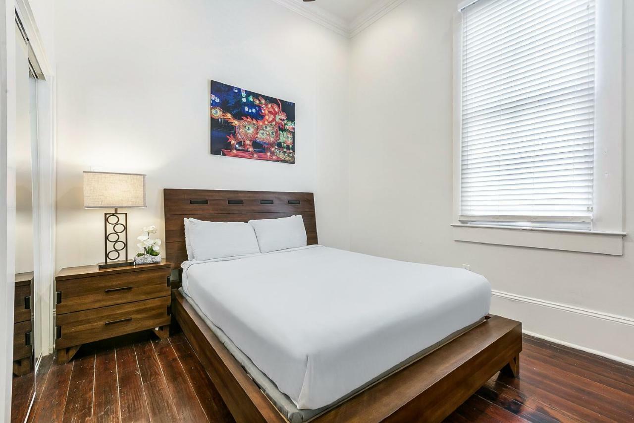 Modern 2BR on Carondelet by Hosteeva Appartement New Orleans Buitenkant foto